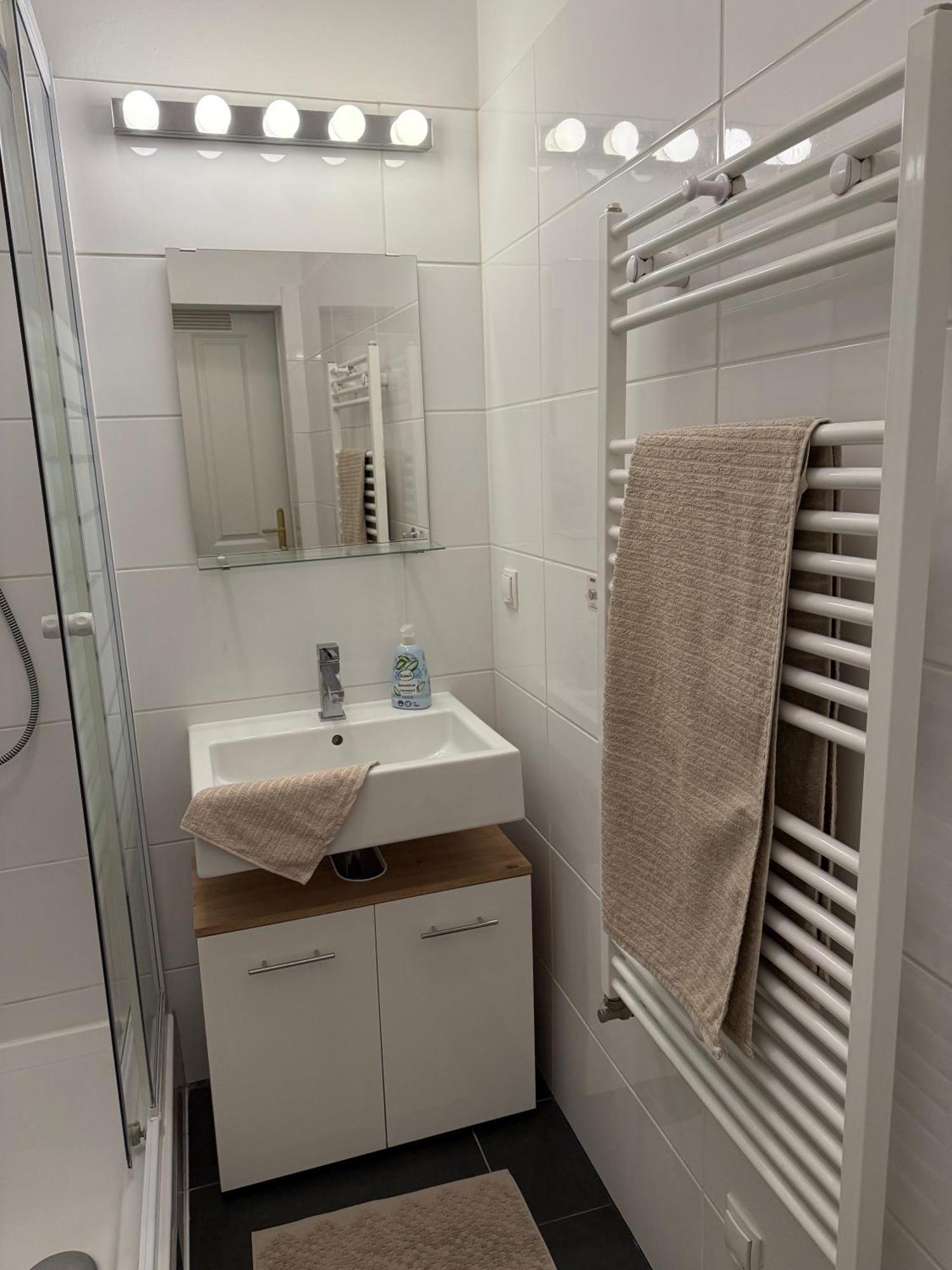 Apartament Modern, Zentral & Cosy Wohnen In Doebling, Dem Schoensten Wiens - Free Parking
